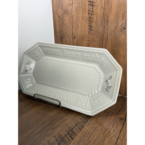 Pfaltzgraff Other - Pfaltzgraff Stoneware Heirloom "A Joyous Heart" Bread Tray Vintage 70s